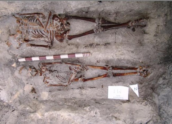 arheologii-au-finalizat-raportul-asupra-gropii-comune-de-la-periprava-dovezi-materiale-incontestabile-ale-cruzimii-tortionarilor-galerie-foto-18463392