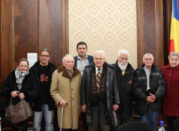 1469766_1405081493065858_643720876_n