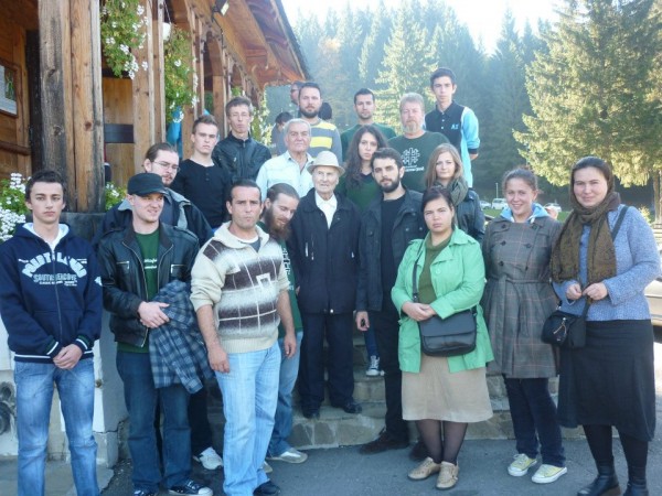 222596_441463885915419_883060624_n