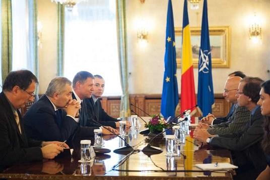 media-143273661827963200