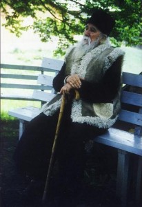 ilie-cleopa-stand-pe-banca