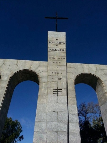 Monumentul-Mota-Marin-majadahonda-detaliu-450x600