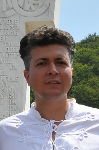 296982_464346690256463_1860458941_n