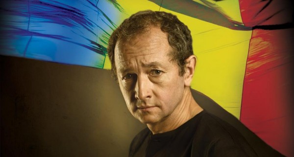 Actorul-român-Dan-Puric-cu-tricolorul-în-spate