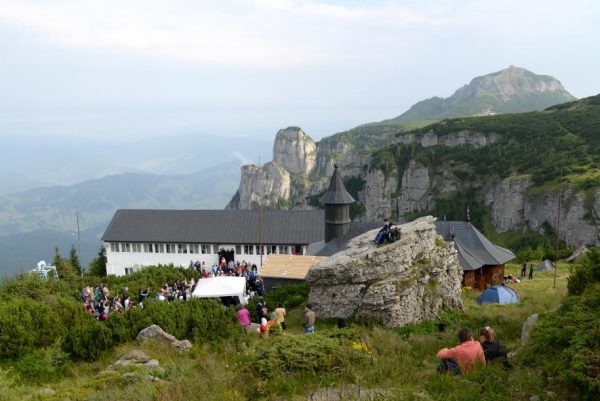 hram_man_schimbarea_la_fata_ceahlau_2014